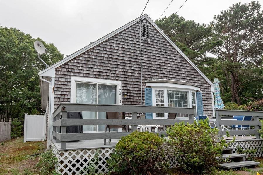 176 Seaview Ave, Yarmouth, MA 02664