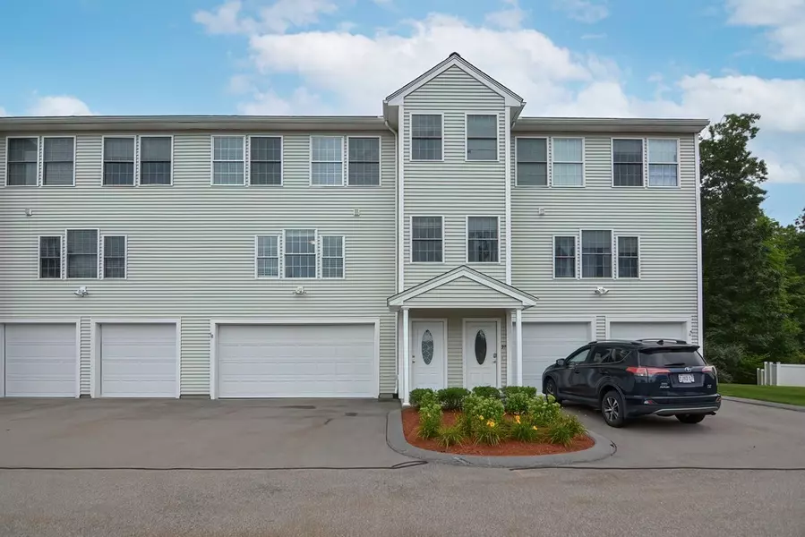 101 Terry Ln #101, Plainville, MA 02762