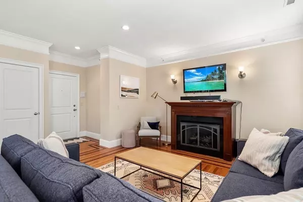 Salem, MA 01970,315 Essex St #5