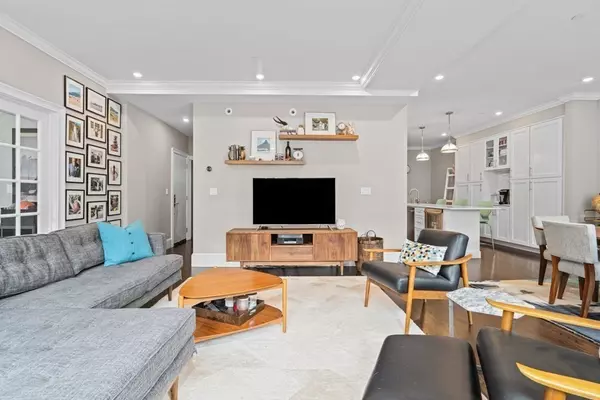 Brookline, MA 02445,31 Claflin Rd #2