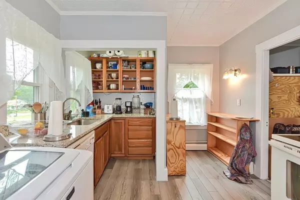 Clinton, MA 01510,15 Ross St
