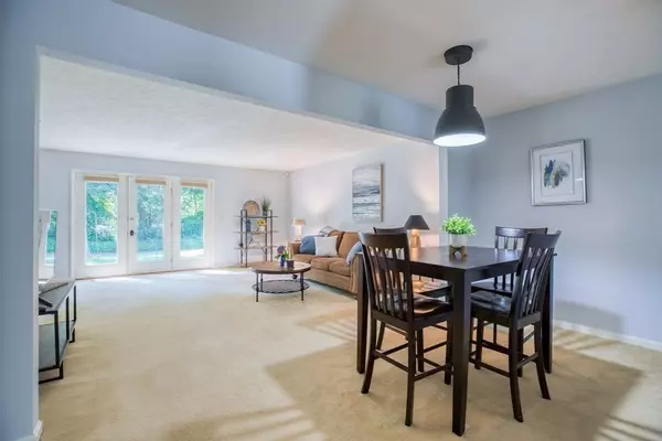 South Hadley, MA 01075,43 W Summit St #A10