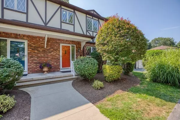 South Hadley, MA 01075,43 W Summit St #A10