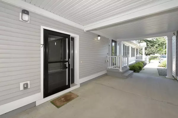Clinton, MA 01510,445 Berlin St #7