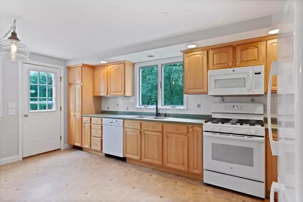 Acton, MA 01720,9 Broadview St
