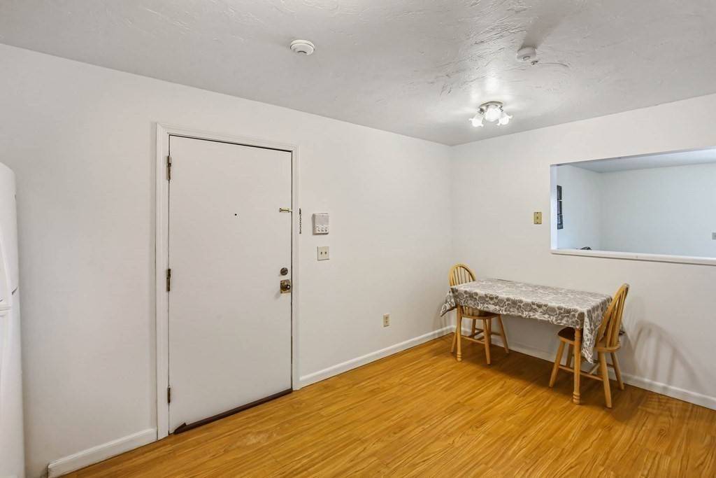 Worcester, MA 01603,4 Park Avenue Place #14