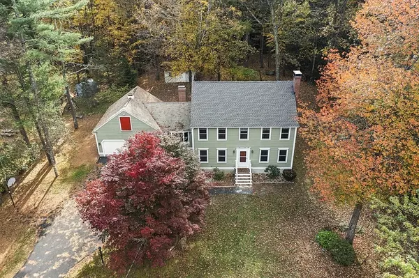 14 Sartelle St, Pepperell, MA 01463