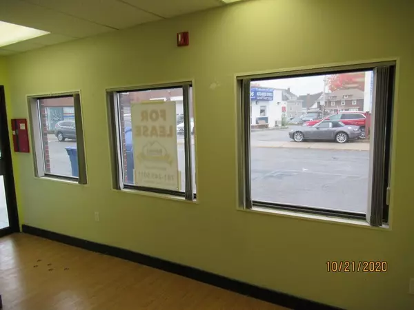 Wakefield, MA 01880,117-117A Albion St