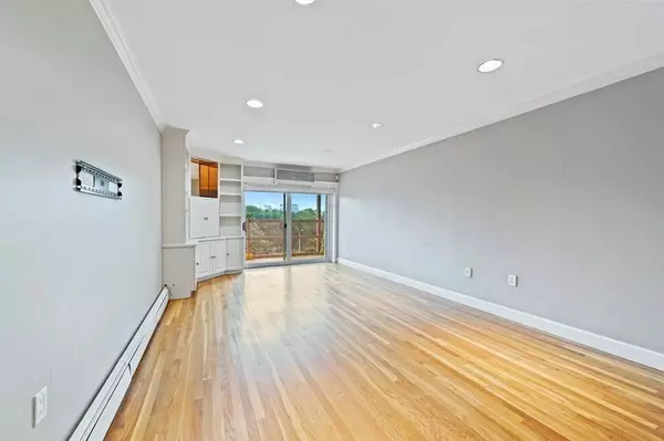 Watertown, MA 02472,229 Coolidge #306