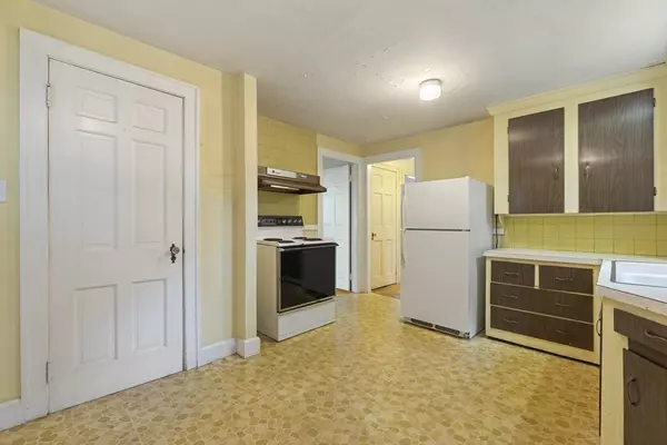 Beverly, MA 01915,9 Longview Dr