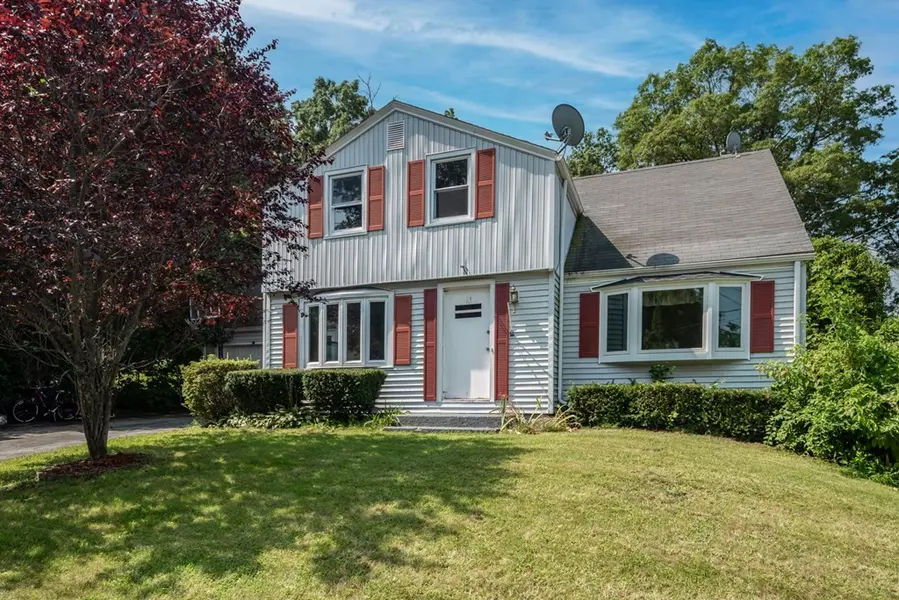 16 Hilltop Dr, Millbury, MA 01527