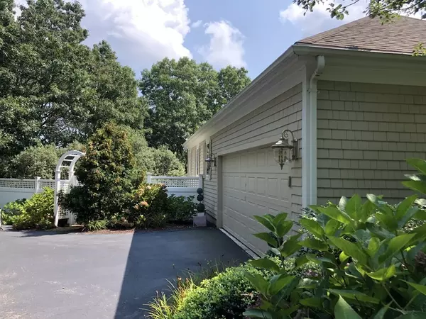 Falmouth, MA 02536,68 Wellwood Cir