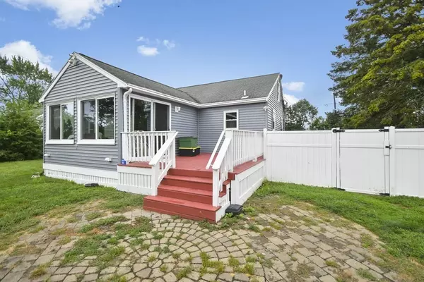 14 Allen St, Abington, MA 02351