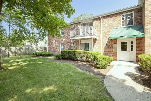 Abington, MA 02351,56 Townsend St #D32