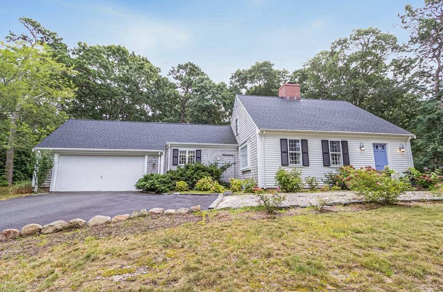 188 Marstons Ln, Barnstable, MA 02675