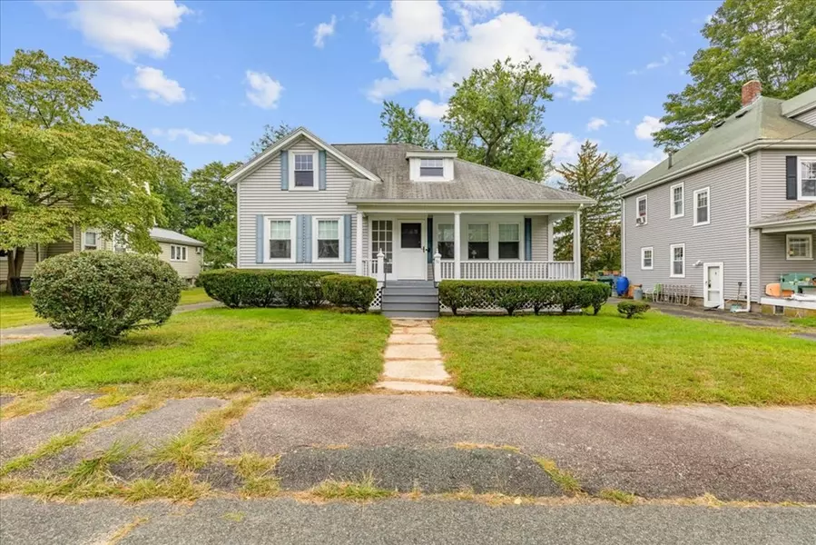 31 Norfolk Rd, Holbrook, MA 02343