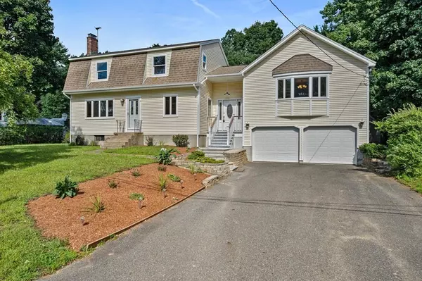 10 Merigan Way, Foxboro, MA 02035