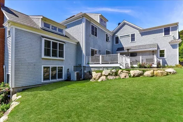 Falmouth, MA 02536,104 Twinn View Ln