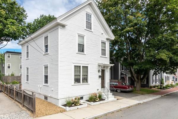 Newburyport, MA 01950,22 Dove St