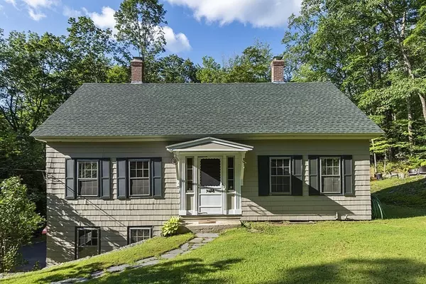 28 Proctor St, Ashburnham, MA 01430