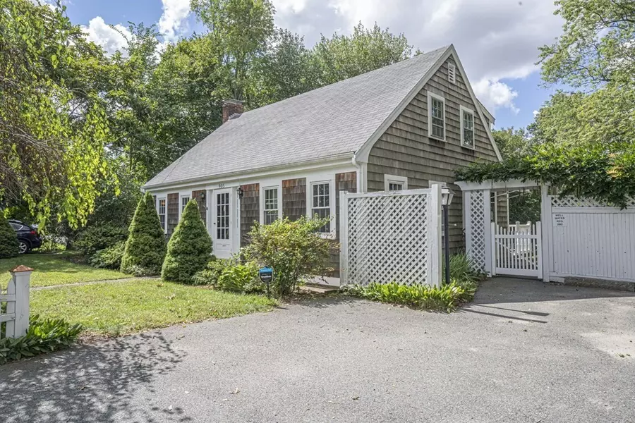 905 Plymouth St, Abington, MA 02351