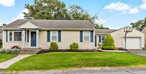 58 Jette St, Swansea, MA 02777