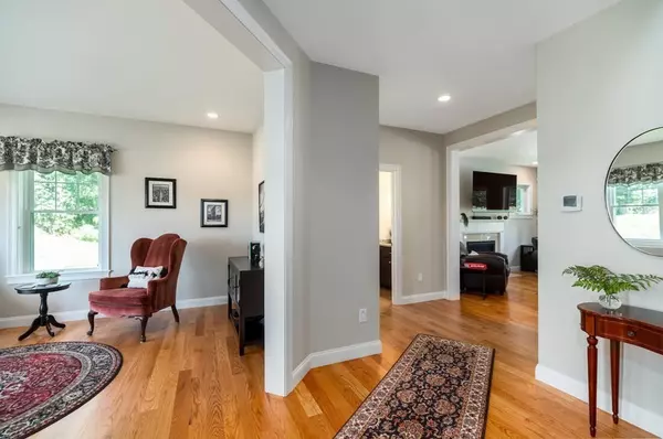 Beverly, MA 01915,16 Pond View Ln