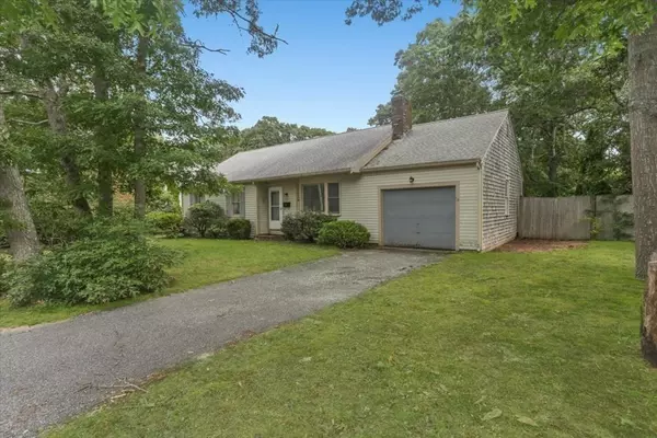 223 Teaticket Path, Falmouth, MA 02536