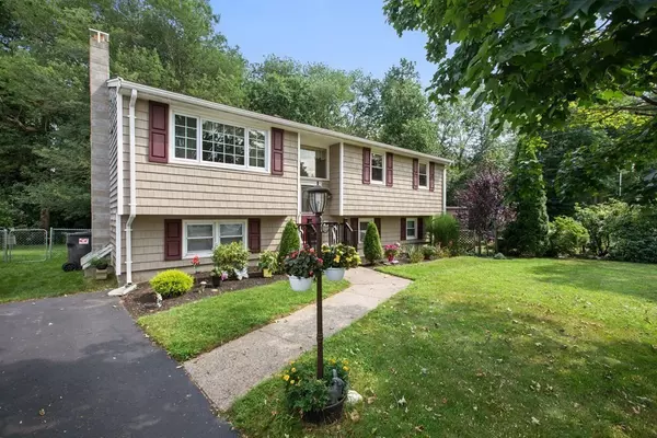 49 Eleanor Rd, Raynham, MA 02767