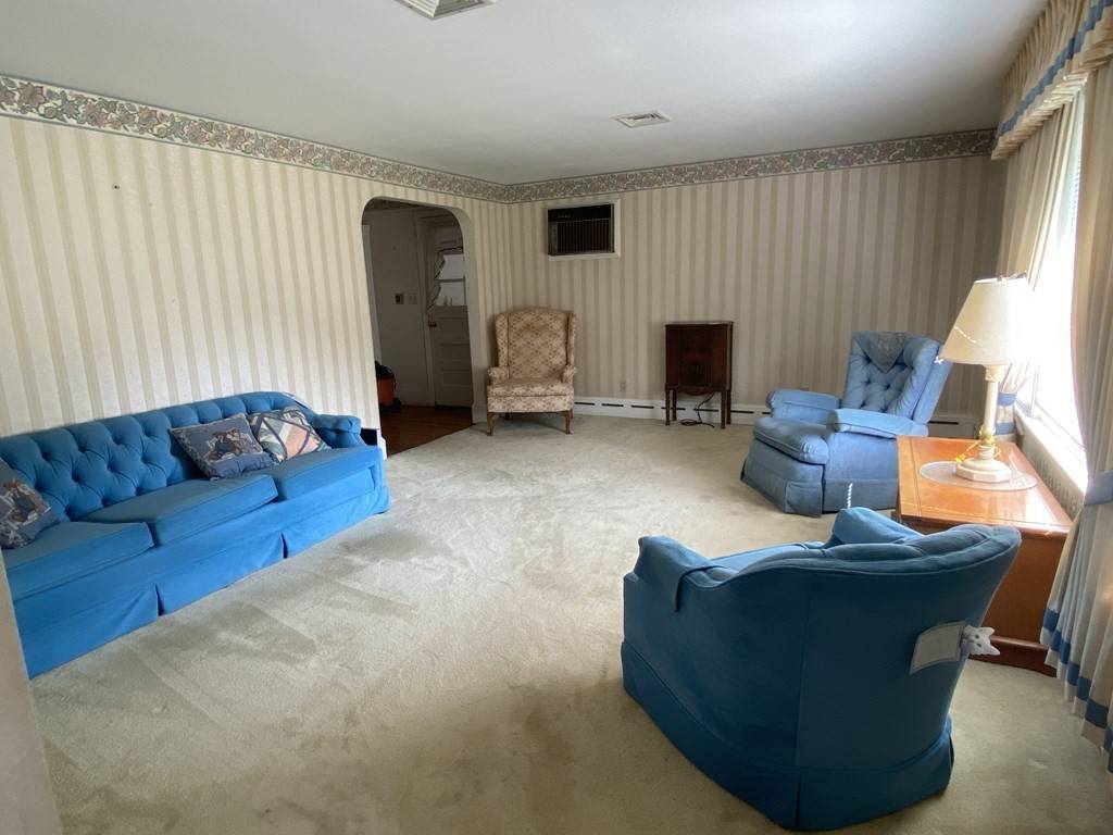 Raynham, MA 02767,72 Sunset Dr