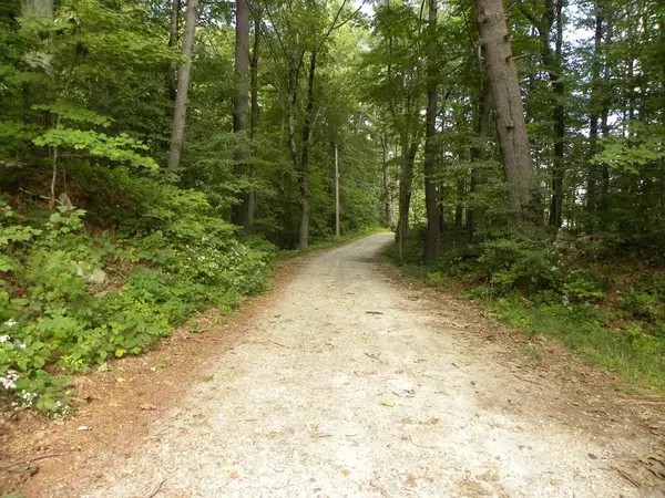 Charlton, MA 01507,15 Dodge Ln #a & b