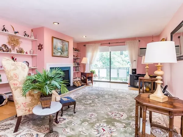 Watertown, MA 02472,56 Bigelow Ave #37