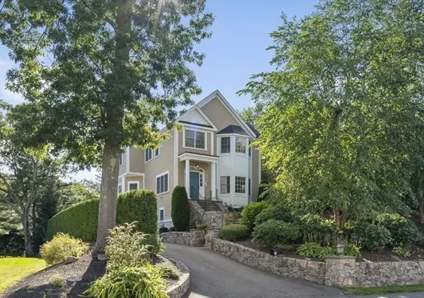 66 Oak St, Wellesley, MA 02482