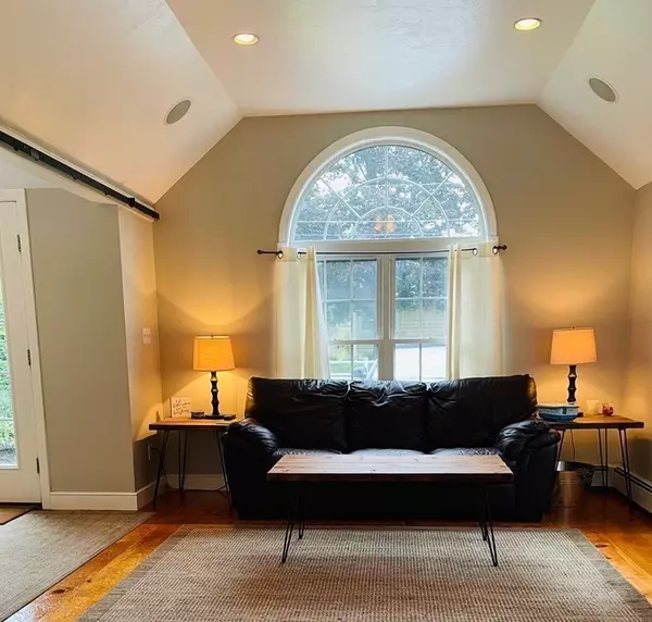 West Bridgewater, MA 02379,28 Purchase St