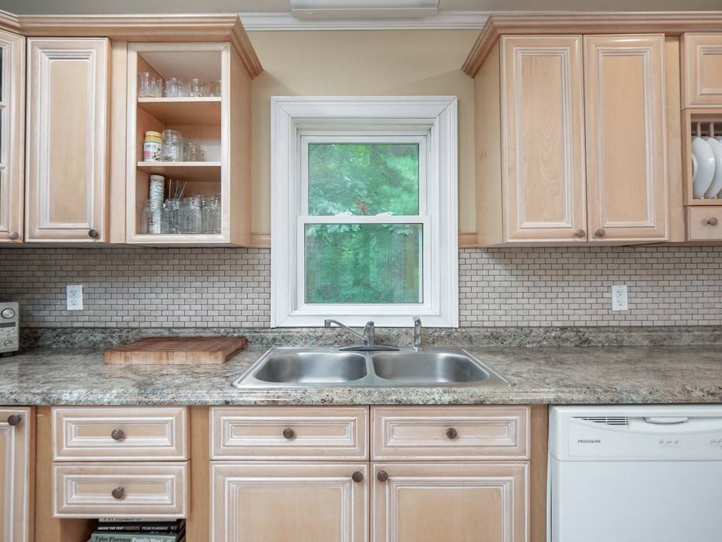 Groton, MA 01450,36 Taylor Street