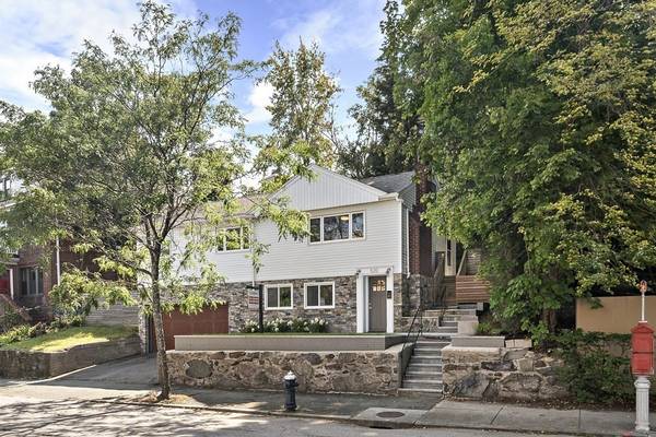 520 Washington St, Brookline, MA 02445