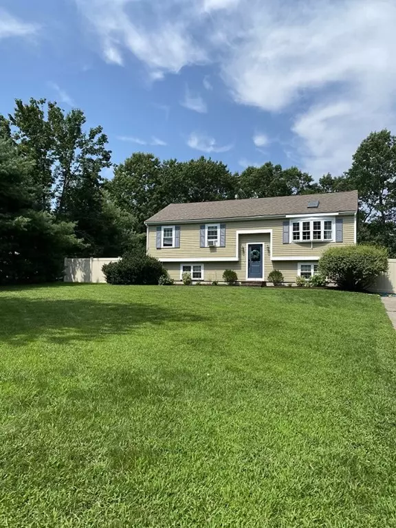 7 Corbane Dr, Mansfield, MA 02048