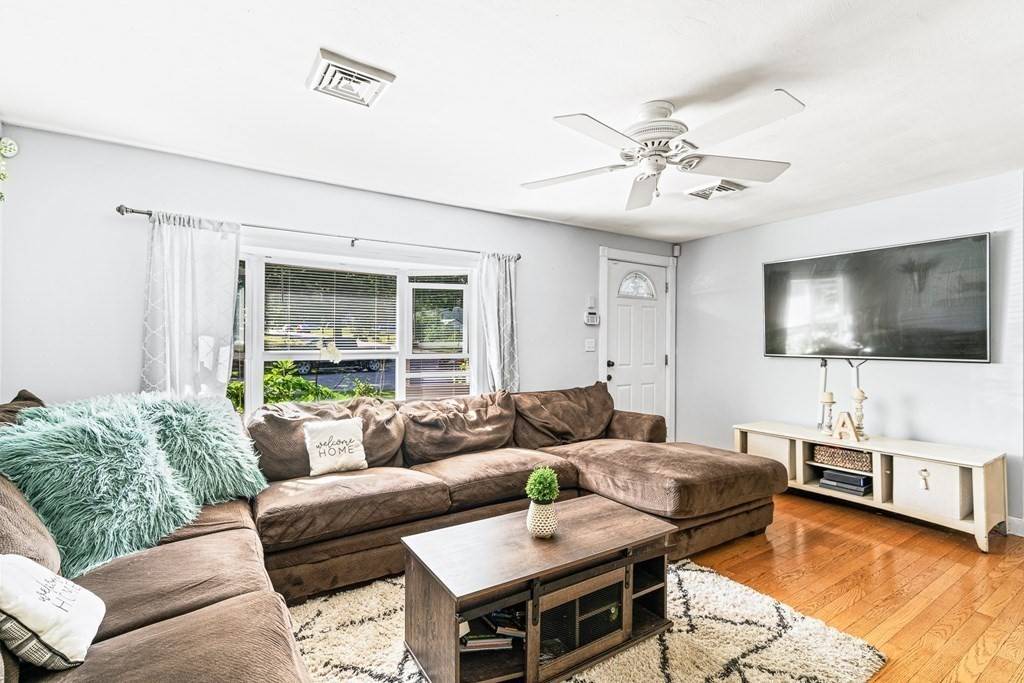 Brockton, MA 02302,49 Roslyn Rd