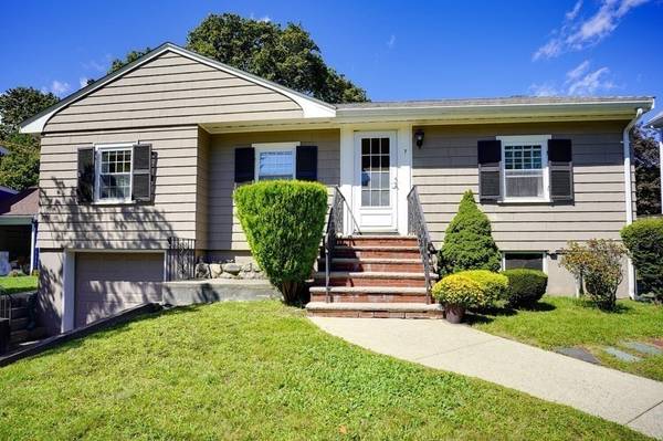 7 Pleasant View Rd, Arlington, MA 02476