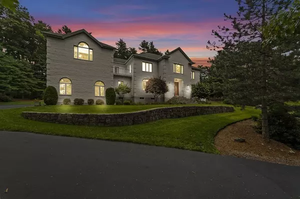 195 Pecunit St, Canton, MA 02021