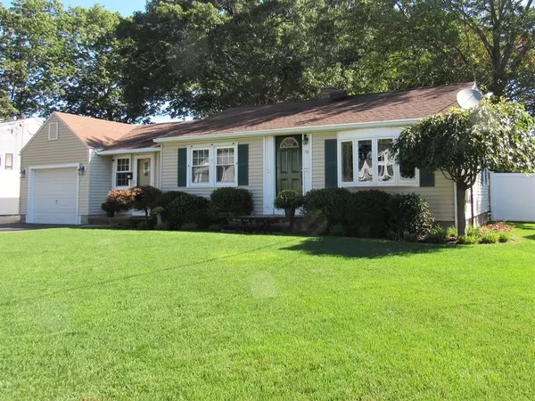 19 Searles Street, Chicopee, MA 01020