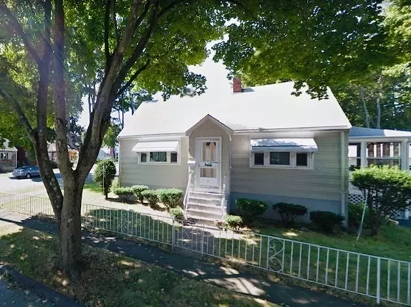 11 Lexington Ave, Peabody, MA 01960
