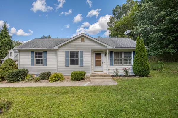 14 Valley St, Agawam, MA 01001