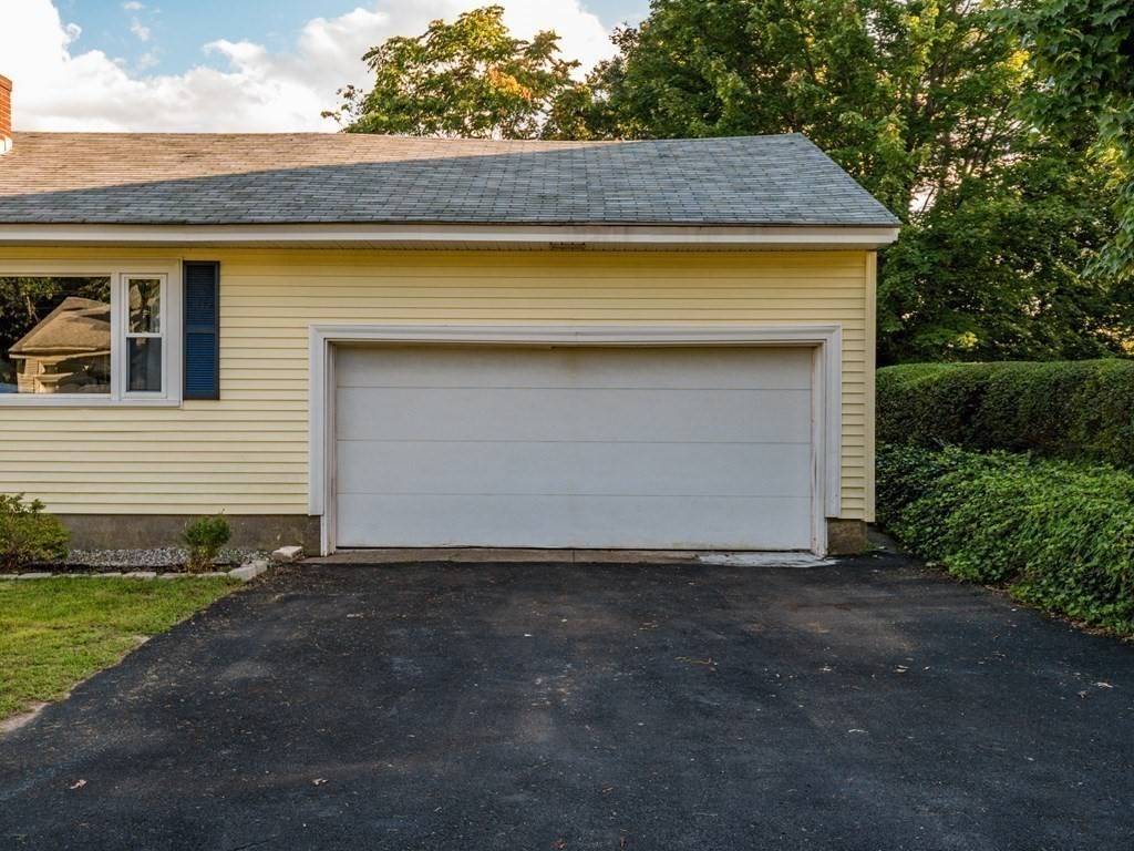 Methuen, MA 01844,60 Oak Hill Dr