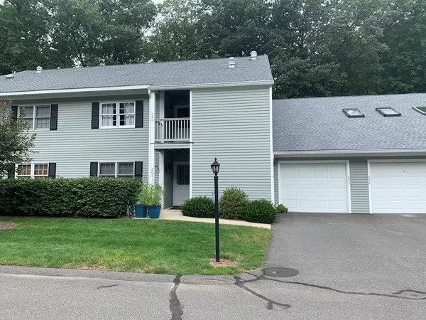 205 Country Side Rd #205, Greenfield, MA 01301