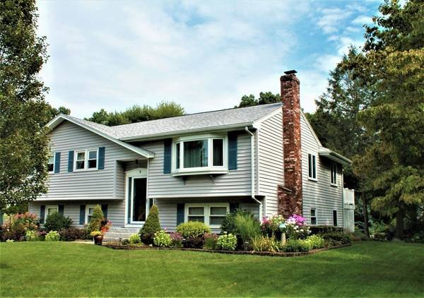 9 Linden St, Woburn, MA 01801