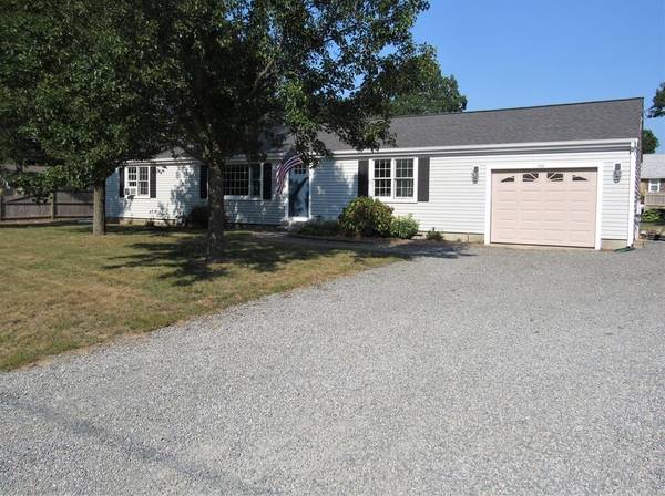 88 Lakefield Rd, Yarmouth, MA 02664