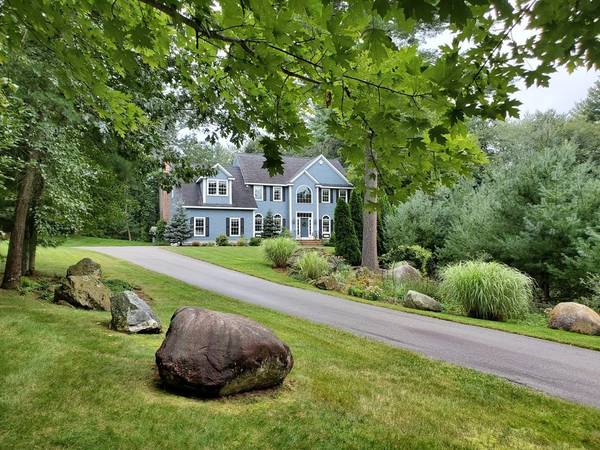 5 Stonebridge Rd,  Groveland,  MA 01834