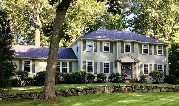 6 Onondaga Lane, Medfield, MA 02052