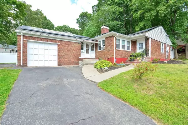 10 Rydal St, Worcester, MA 01602